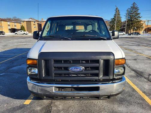 2011 Ford E350 Super Duty XL