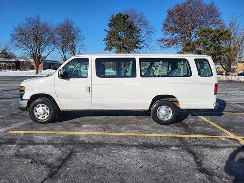 2011 Ford E350 Super Duty XL