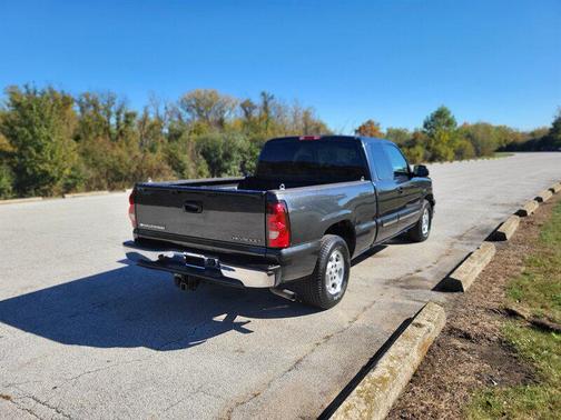 2004 Chevrolet Silverado 1500 LS Extended Cab