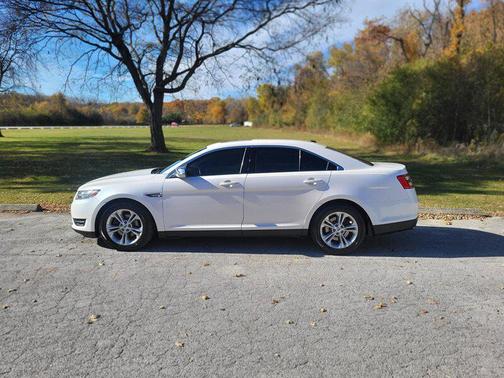 2013 Ford Taurus SEL