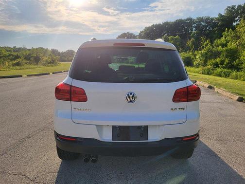 Candy White 2013 Volkswagen Tiguan SE