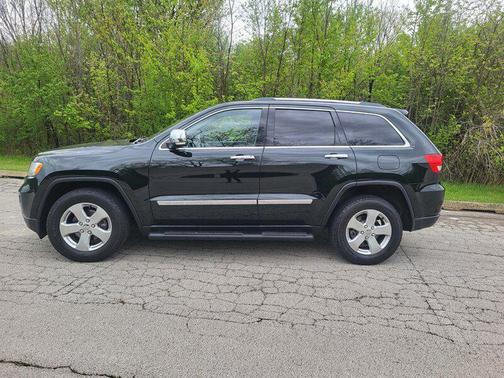 Brilliant Black Crystal Pearlcoat 2012 Jeep Grand Cherokee Limited