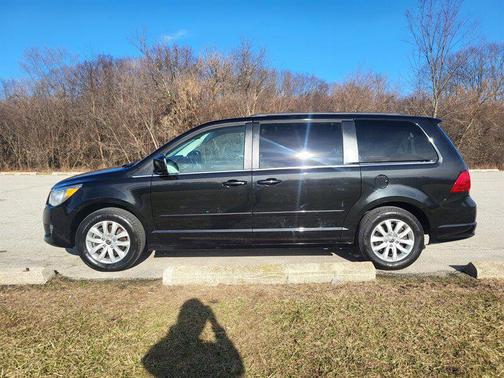 2012 Volkswagen Routan SE