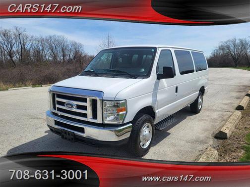 Oxford White 2014 Ford E350 Super Duty XLT
