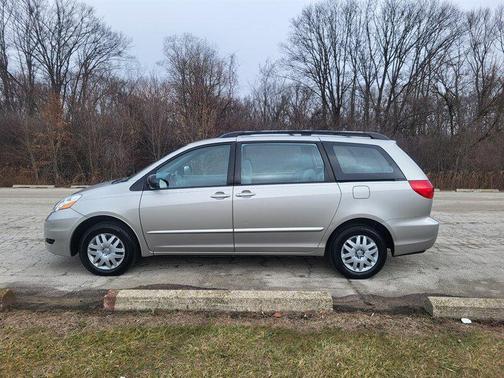 2007 Toyota Sienna CE