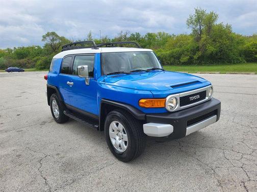 White/Voodoo Blue 2007 Toyota FJ Cruiser Base