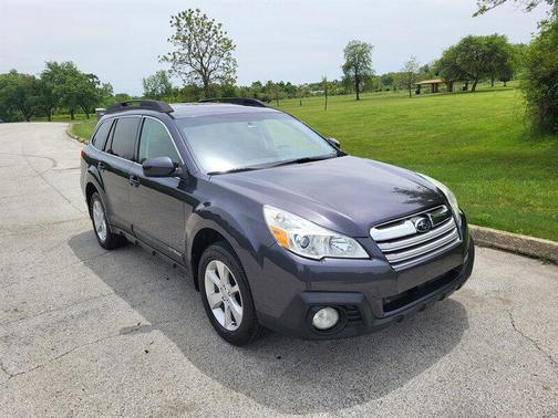Graphite Gray Metallic 2013 Subaru Outback 2.5i Premium