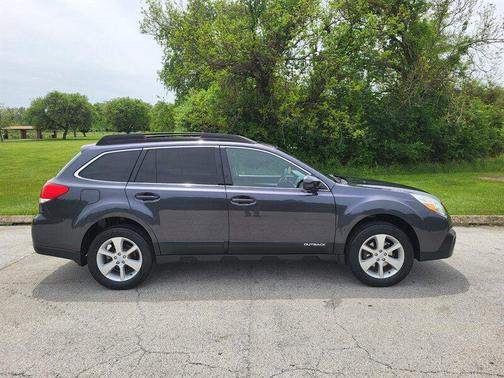 Graphite Gray Metallic 2013 Subaru Outback 2.5i Premium