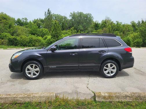 Graphite Gray Metallic 2013 Subaru Outback 2.5i Premium