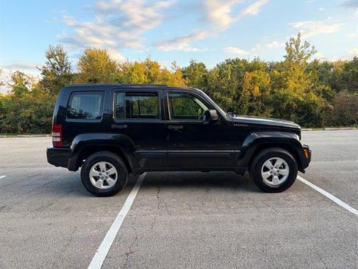 Brilliant Black Crystal Pearlcoat 2012 Jeep Liberty Sport
