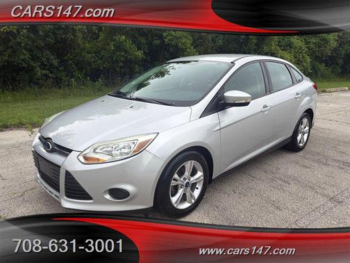 Ingot Silver Metallic 2014 Ford Focus SE