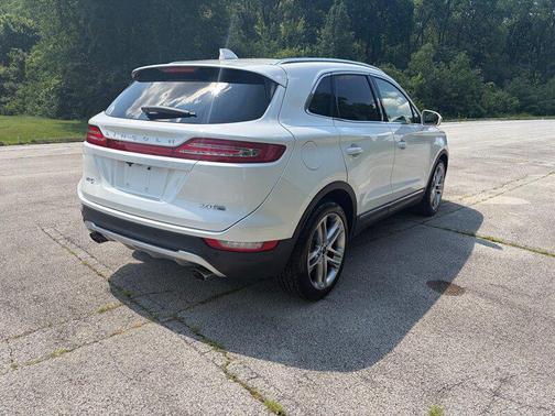 White Platinum Metallic Tri-Coat 2015 Lincoln MKC Base