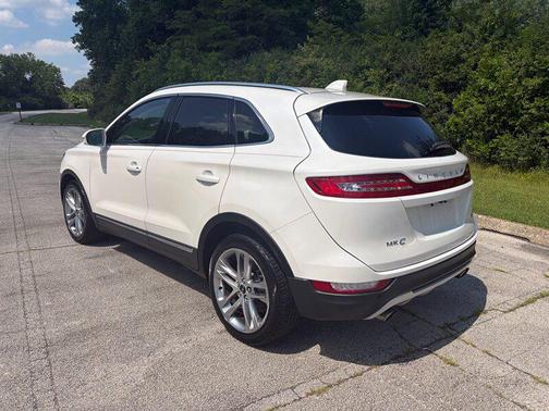 White Platinum Metallic Tri-Coat 2015 Lincoln MKC Base