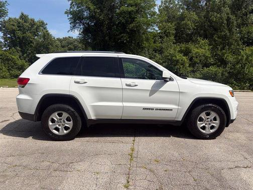 Bright White Clearcoat 2017 Jeep Grand Cherokee Laredo