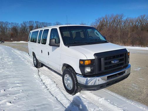 2011 Ford E350 Super Duty XL
