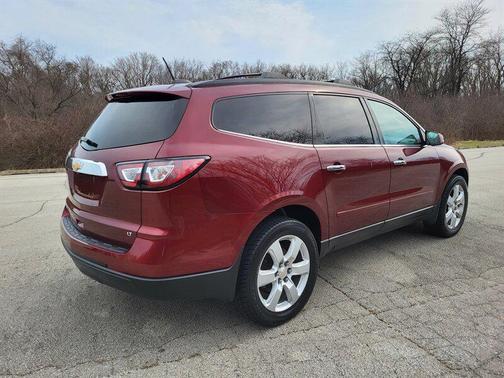 Siren Red Tintcoat 2017 Chevrolet Traverse 1LT