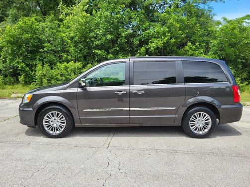 Granite Crystal Metallic Clear Coat 2015 Chrysler Town & Country Touring-L