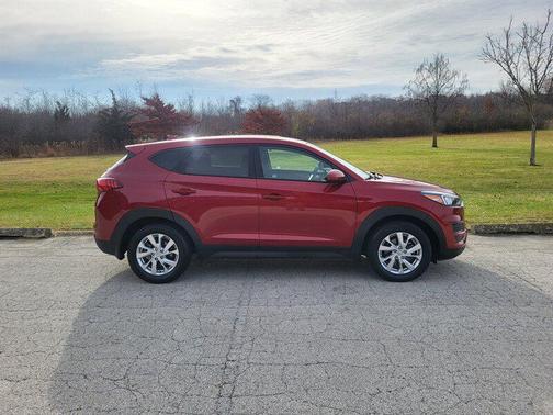 2021 Hyundai TUCSON SE