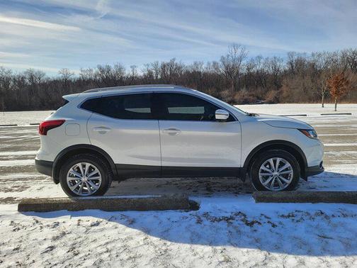 2017 Nissan Rogue Sport SV