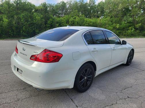 Moonlight White 2010 INFINITI G37x Base