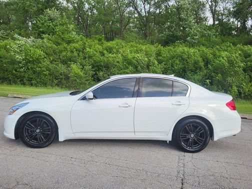 Moonlight White 2010 INFINITI G37x Base