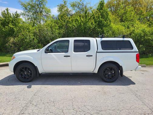 Glacier White 2021 Nissan Frontier SV