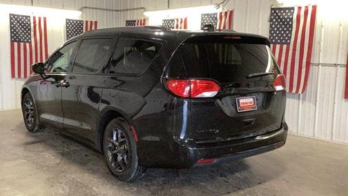 2018 Chrysler Pacifica Touring-L