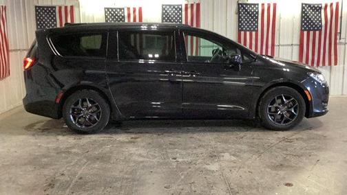 2018 Chrysler Pacifica Touring-L