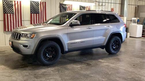 Billet Silver Metallic Clearcoat 2018 Jeep Grand Cherokee Laredo E