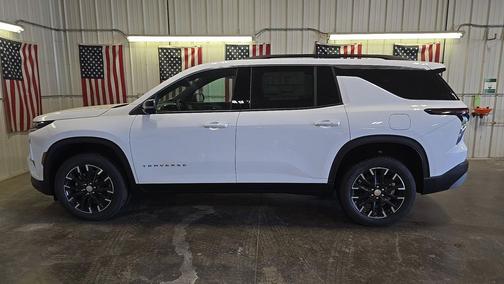 Summit White 2026 Chevrolet Traverse LT