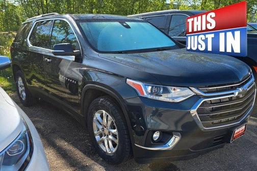 Graphite Metallic 2021 Chevrolet Traverse LT Cloth