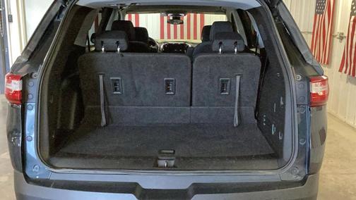 Graphite Metallic 2021 Chevrolet Traverse LT Cloth