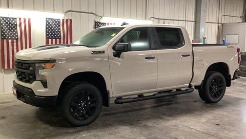 White Sands 2026 Chevrolet Silverado 1500 Custom Trail Boss