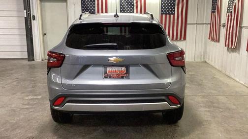 Sterling Gray Metallic 2026 Chevrolet Trax LT