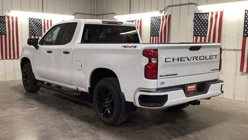 2025 Chevrolet Silverado 1500 Custom