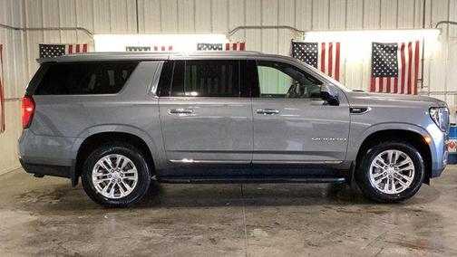 2022 GMC Yukon XL SLT