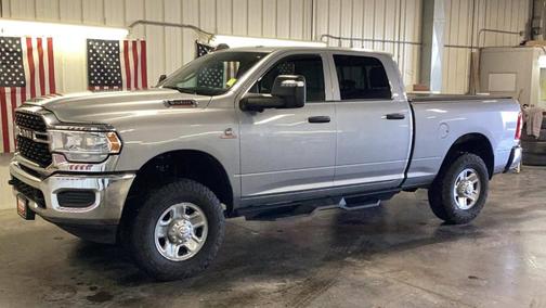 2023 RAM 3500 Tradesman Crew Cab 4x4 6'4' Box