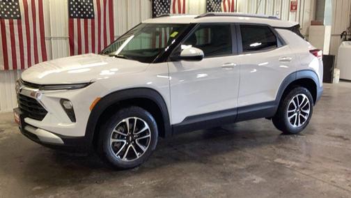 Summit White 2026 Chevrolet Trailblazer LT