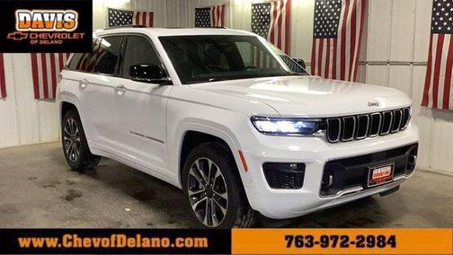 Bright White Clearcoat 2023 Jeep Grand Cherokee Overland