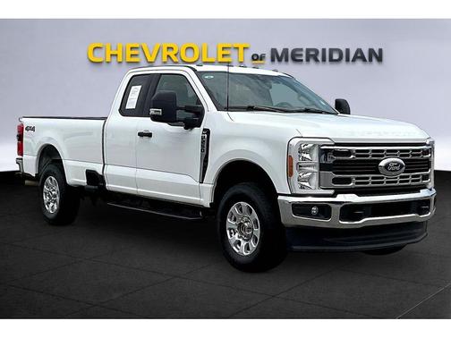 Oxford White 2023 Ford F-250 XLT