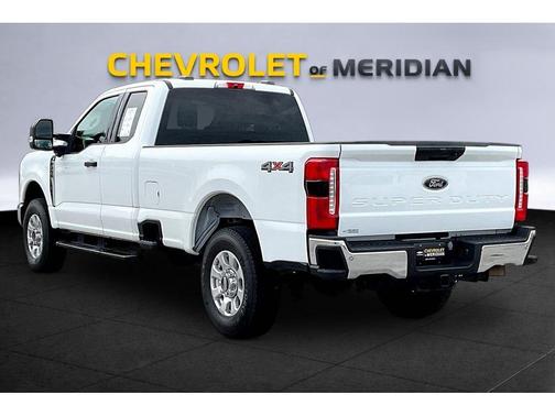 Oxford White 2023 Ford F-250 XLT