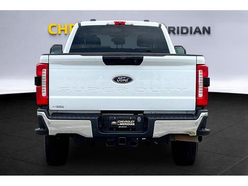 Oxford White 2023 Ford F-250 XLT