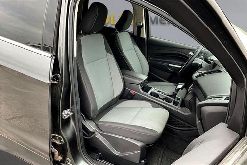 Magnetic Metallic 2019 Ford Escape SE