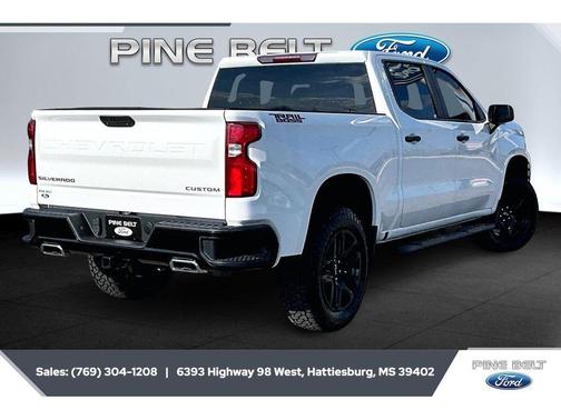 Summit White 2022 Chevrolet Silverado 1500 Limited Custom Trail Boss