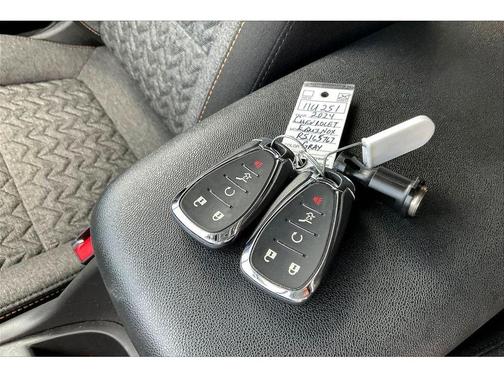 Sterling Gray Metallic 2024 Chevrolet Equinox LT