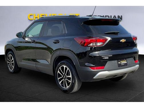 Mosaic Black Metallic 2025 Chevrolet Trailblazer LT