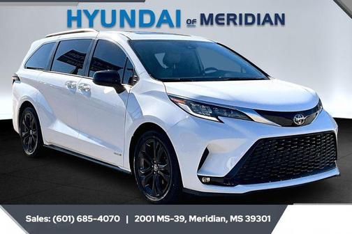 2021 Toyota Sienna XSE 7 Passenger