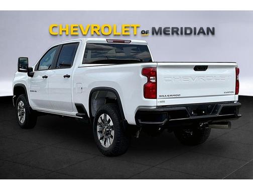 Summit White 2026 Chevrolet Silverado 2500 Custom