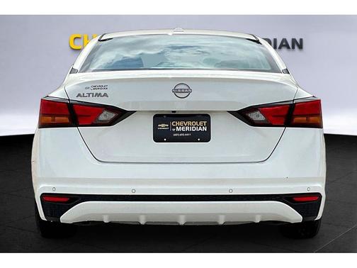 Glacier White 2025 Nissan Altima SV