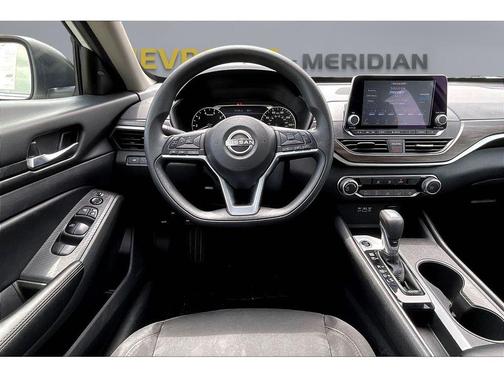 Glacier White 2025 Nissan Altima SV
